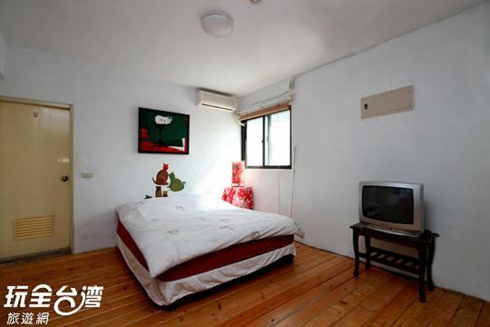Museum Traveler'S Bnb Sanzhi Екстериор снимка