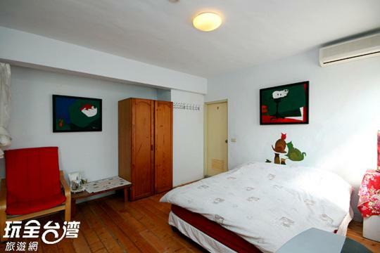 Museum Traveler'S Bnb Sanzhi Екстериор снимка
