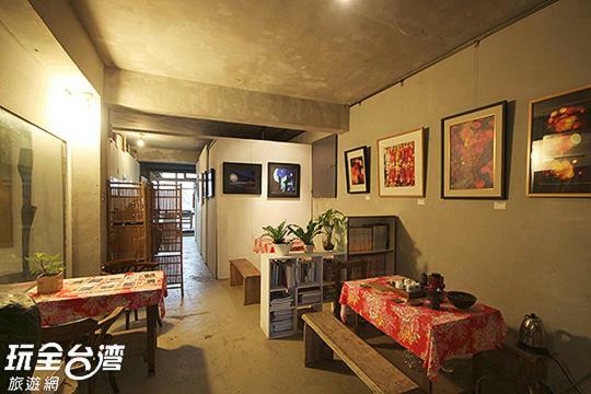 Museum Traveler'S Bnb Sanzhi Екстериор снимка